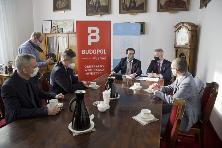 Collegium Humanum z generalnym wykonawcą