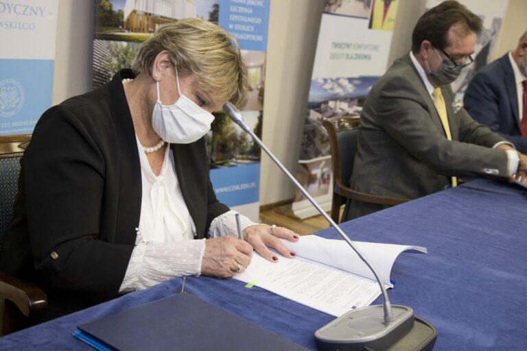Umowa na budowę Centralnego Zintegrowanego Szpitala Klinicznego podpisana
